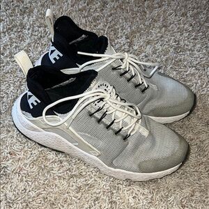 Nike Gray and Black Sneakers with Chunky Sole